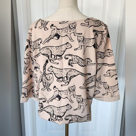 NWOT H&M Peach Cheetah Shirt - Size Medium - Picture 8 of 8